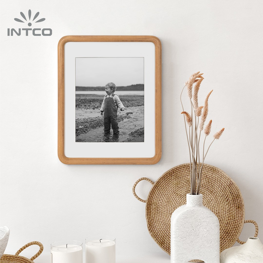 Wall Mounted Natural Wood Photo Frame with Mat